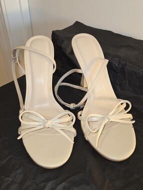 Elegant Cream Strappy Bow Sandals for Women